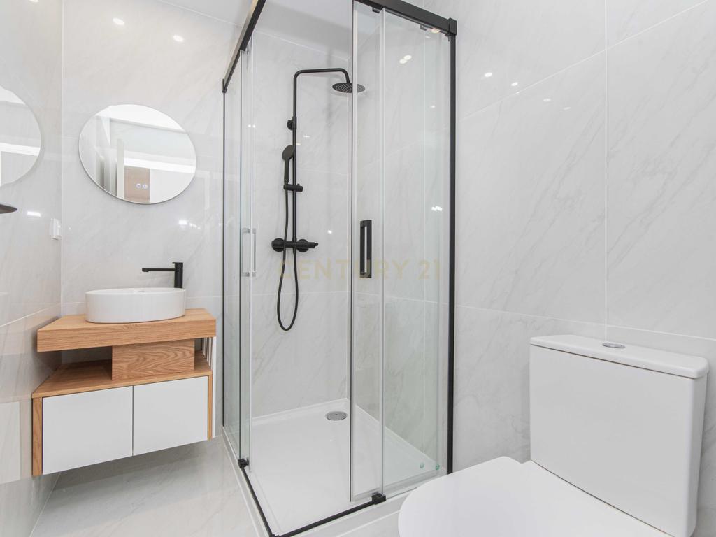 Apartamento Novo T2, com varandas, garagem e arrecadação em Mafra - Image 17