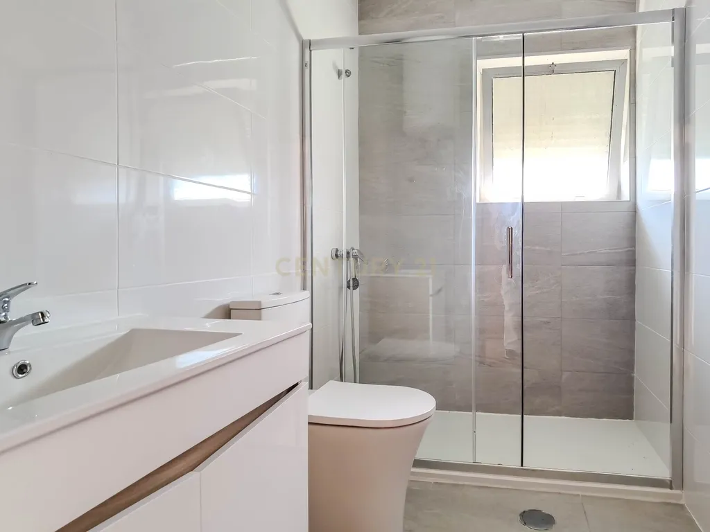 Apartamento T1 totalmente renovado em Esmoriz, Aveiro - Excelente Localização - Image 17