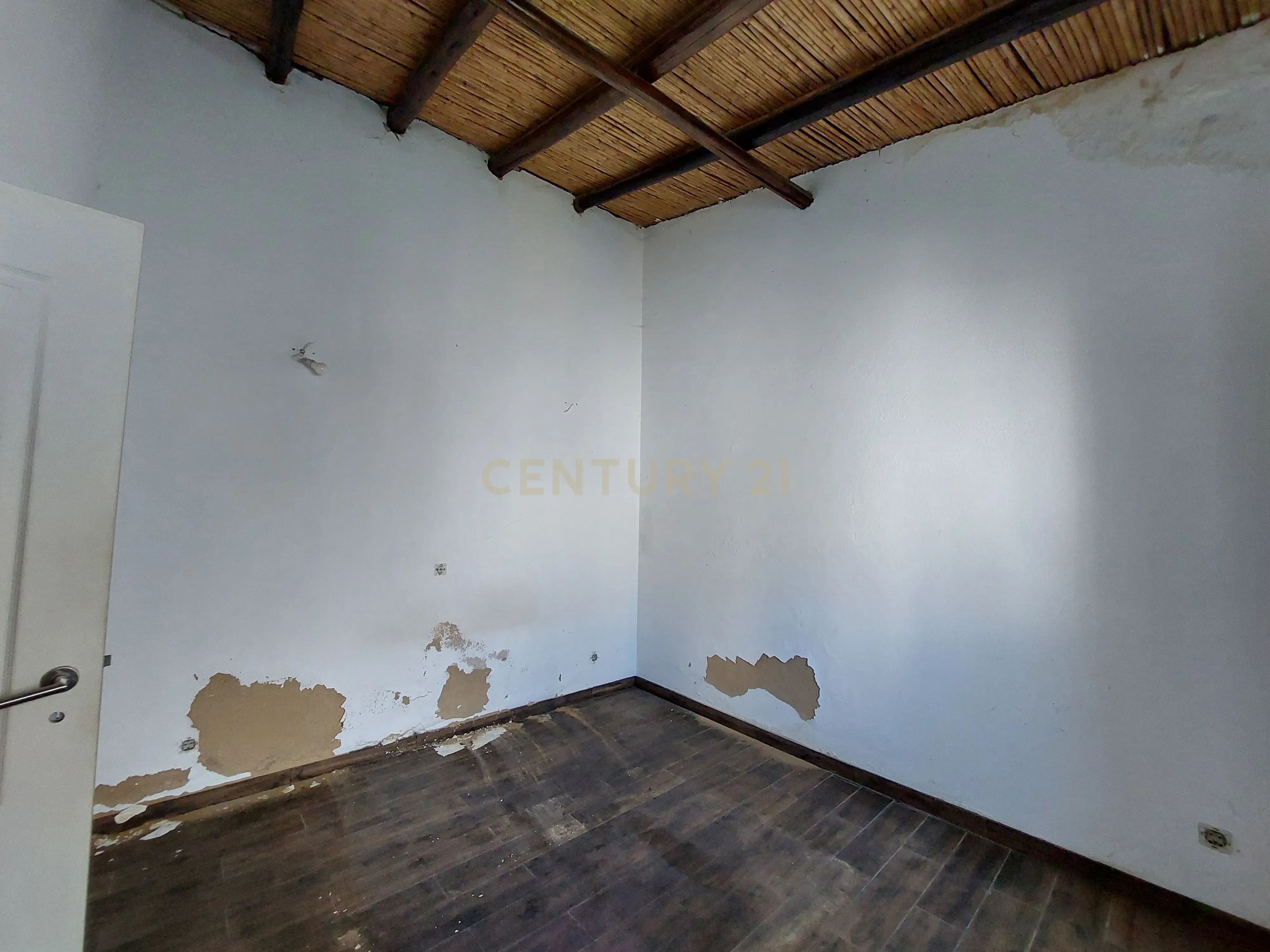 📍 LOULÉ | Moradia Térrea típica Algarvia para Recuperar - Image 16