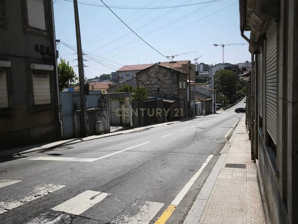 Terreno com Ruína em Rio Tinto – Excelente Oportunidade de Investimento! - Image 5