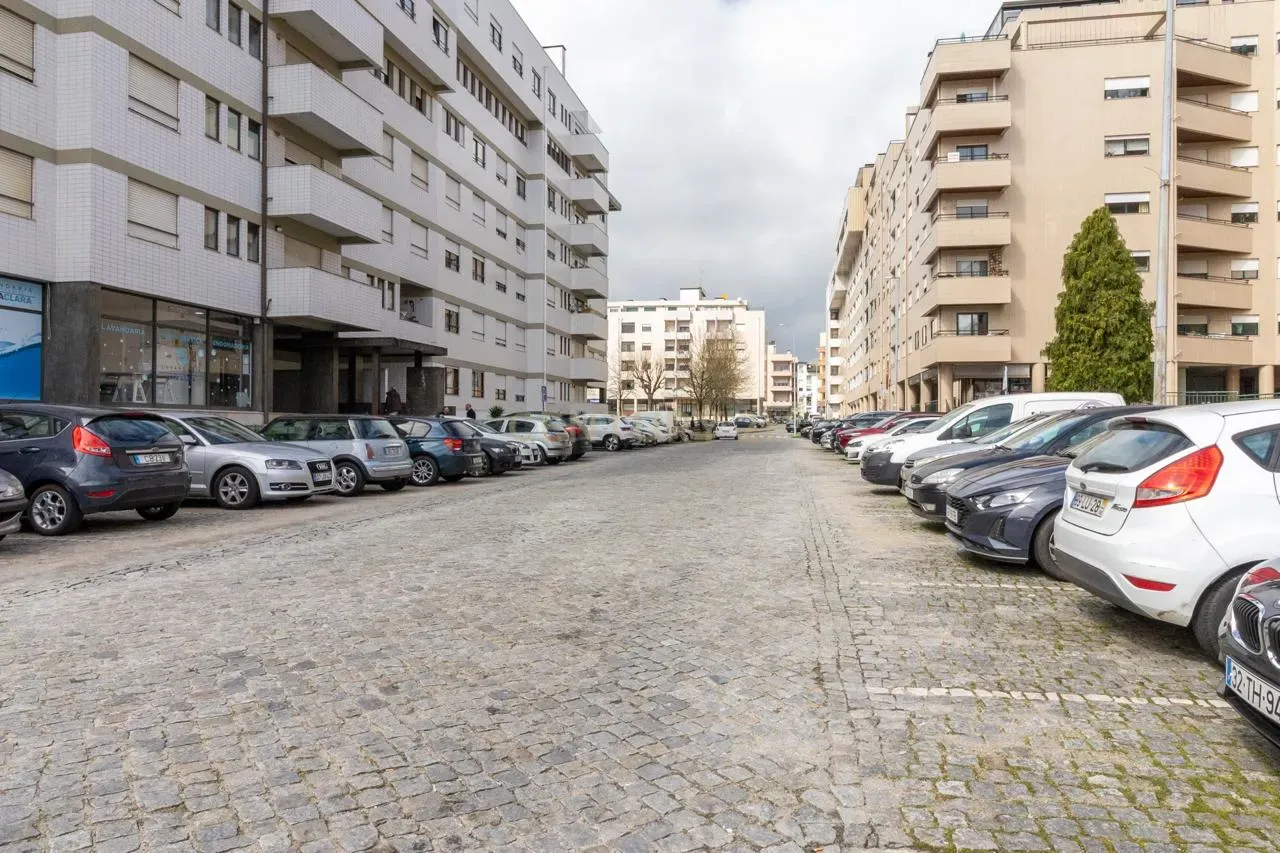 Fotografia 3 de 🚗 Garagem para Venda – Zona Central de Arcozelo, Barcelos