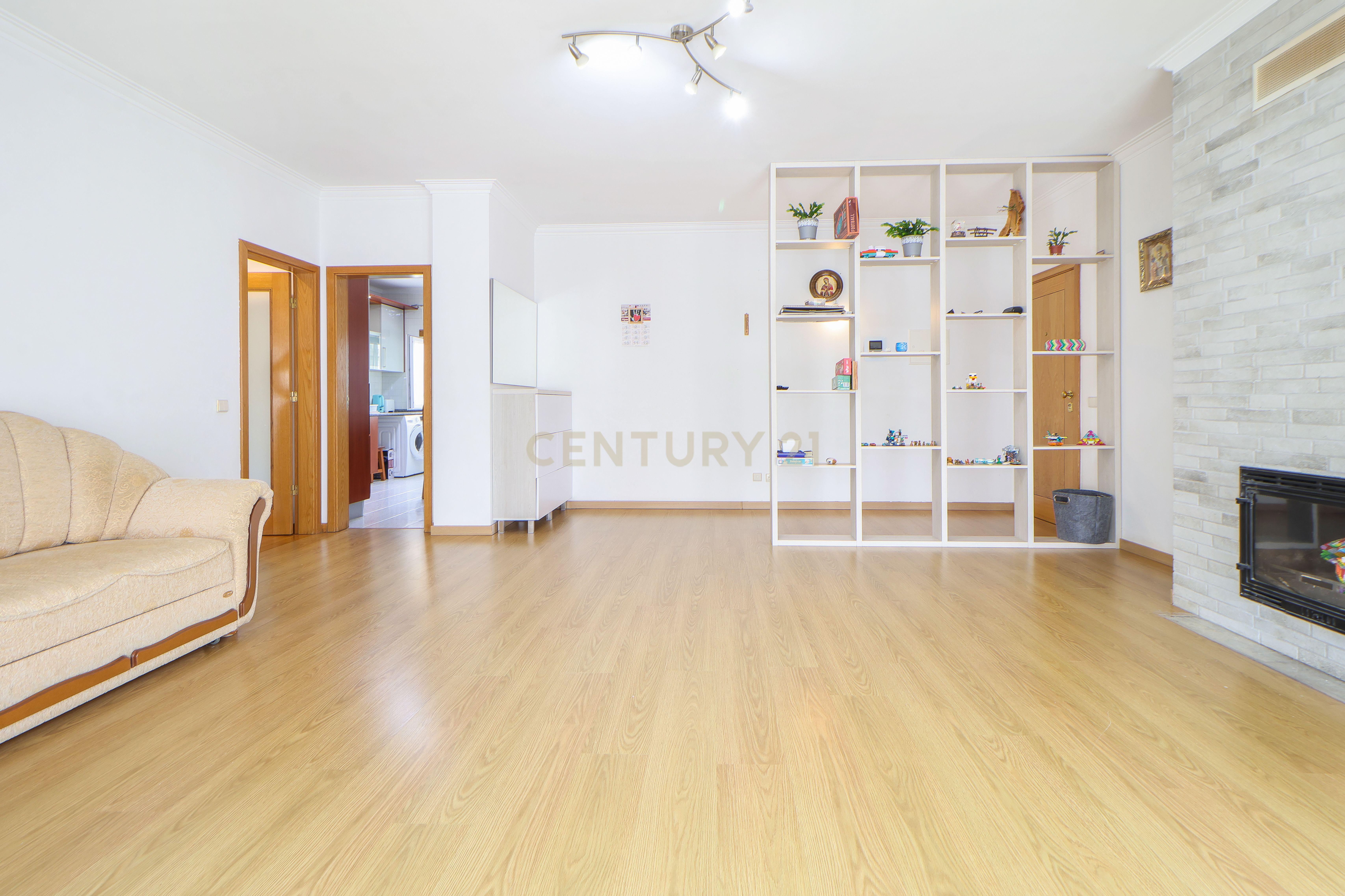 Fotografia 8 de Apartamento T2 com boas áreas, arrecadação e 1 varanda em prédio com elevador no Bairro Afonso Costa | Rua Ângela Pinto, Setúbal