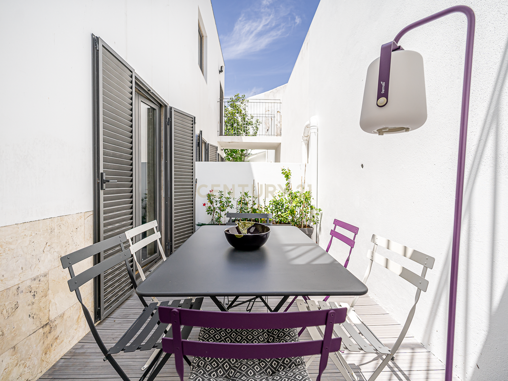 Apartamento T3 com terraço, garagem e elevador na Rua do Benformoso, em Lisboa - Image 15