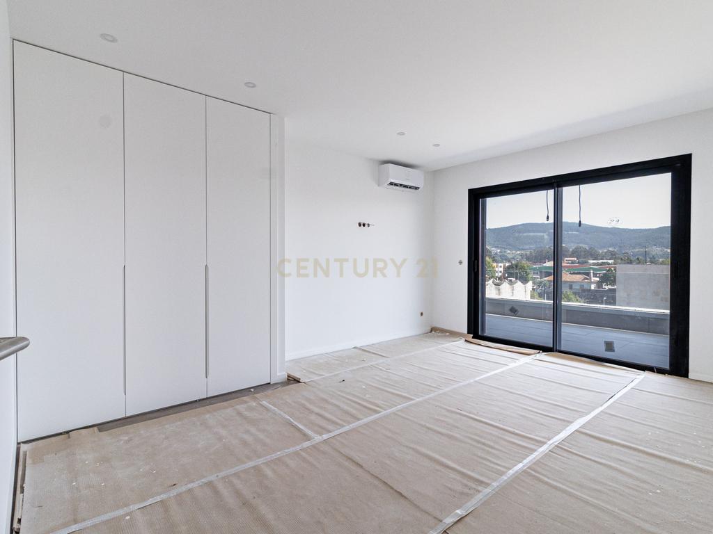 Apartamento T0 – Fração H em Viana do Castelo Roy Rock Saint Sebastian Place New - Image 53