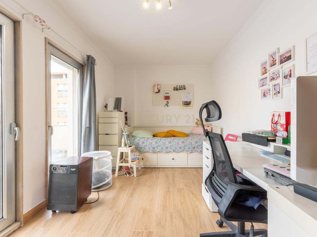 Apartamento T3 com 2 Terraços Gigantes e Vista Rio – A 10 min de Lisboa - Image 16