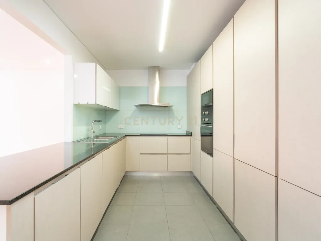 Apartamento T1 com garagem, Olivais, Coimbra - Image 8
