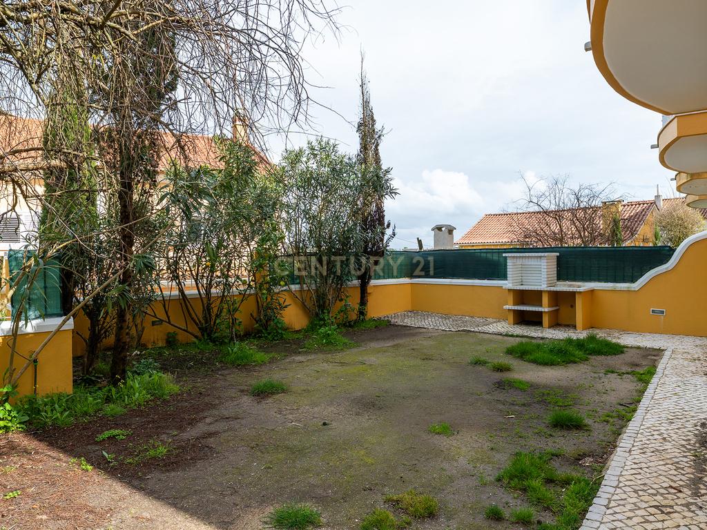 Fabulosa Moradia em Gaveto com Jardim - Image 57
