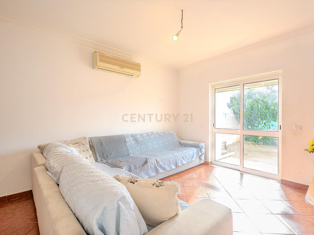Moradia T2 com Garagem e Logradouro - Ferreiras, Albufeira - Image 6