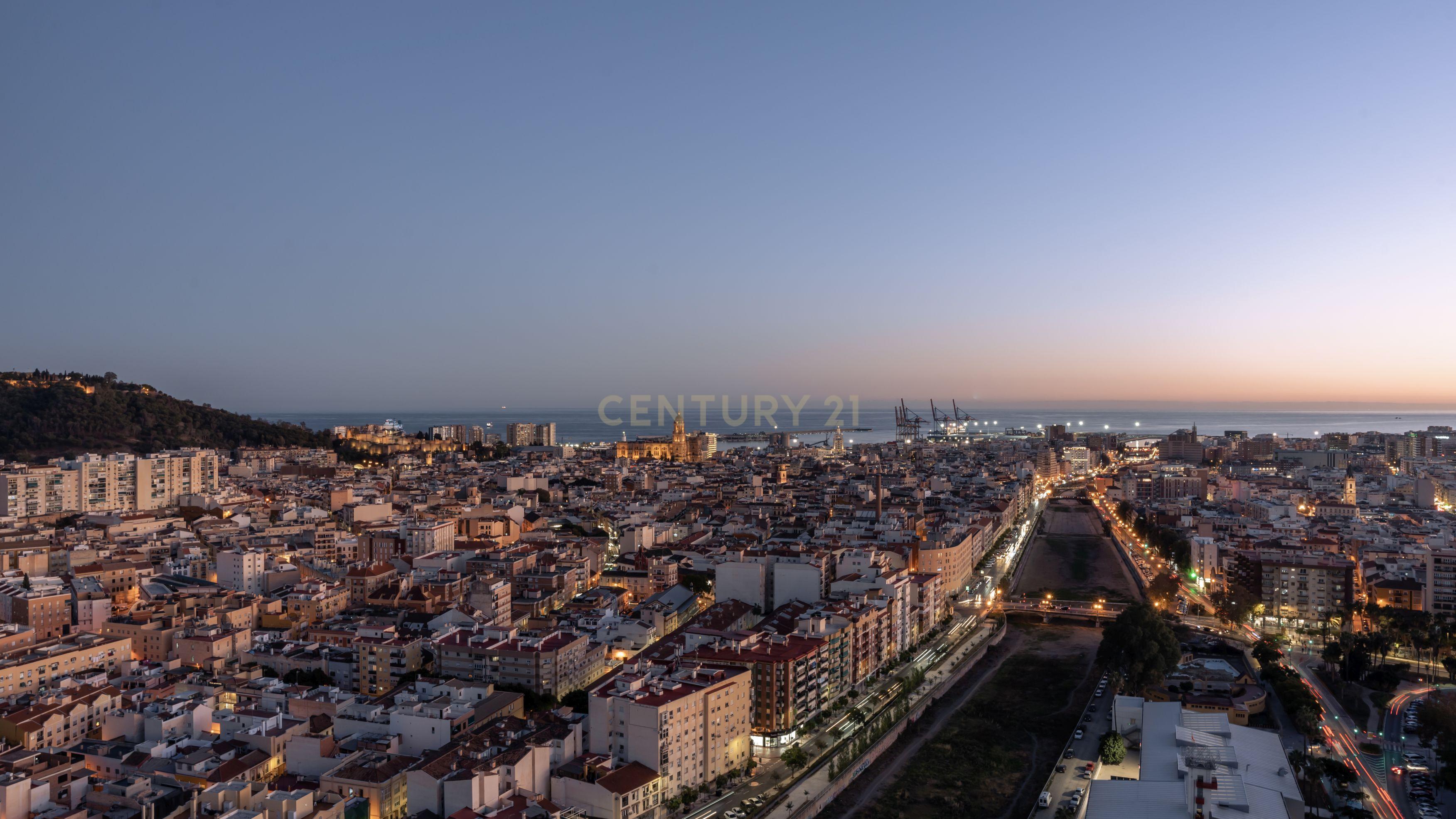 ESPETACULAR COBERTURA À VENDA NO ARRANHA-CÉUS DE MÁLAGA! - Image 30