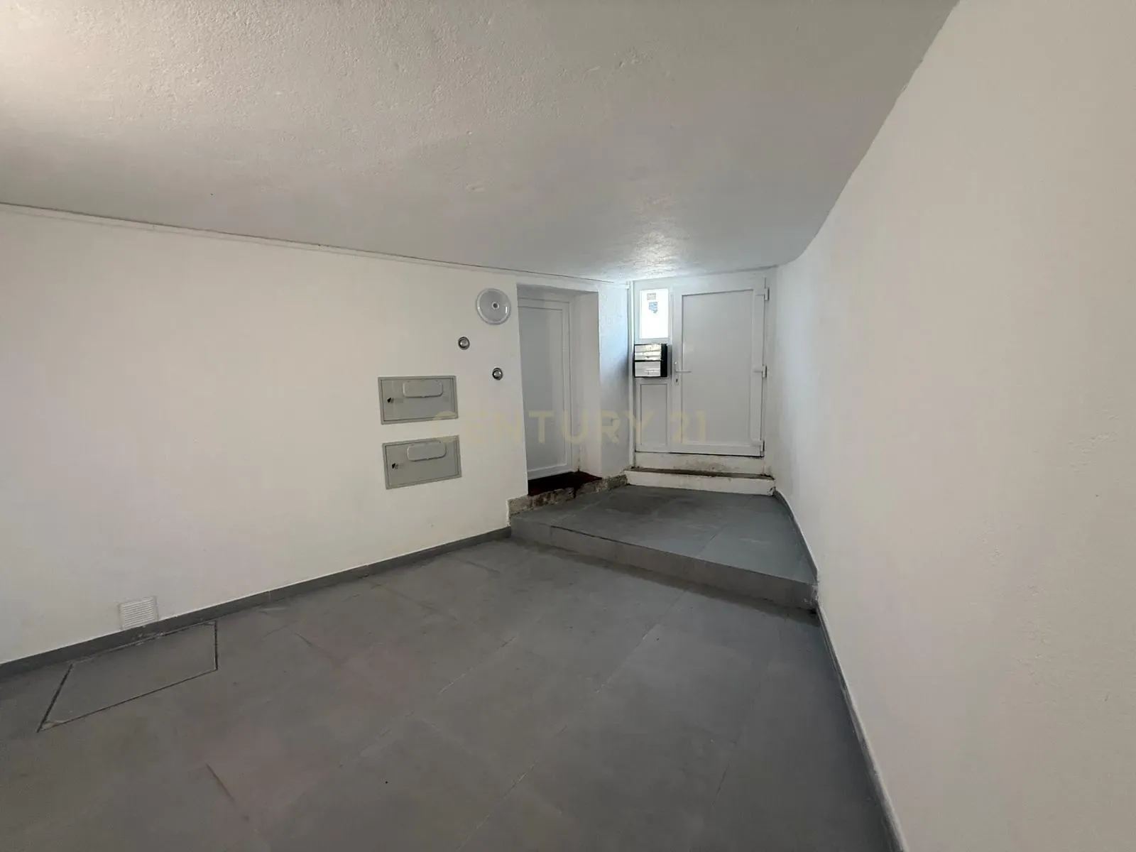 Fotografia 7 de Apartamento Renovado em Loures com Terraço e Boa Exposição Solar