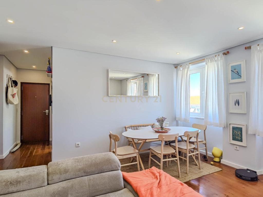 APARTAMENTO T2 COM  LOGRADOURO – CENTRO DE MATOSINHOS  - Image 3