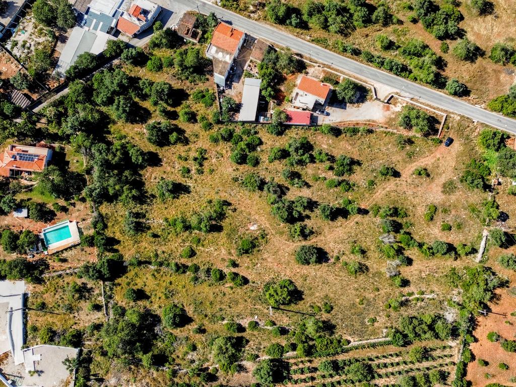 Terreno Rústico em Faro com Vista Panorâmica e Acesso Fácil - Image 5