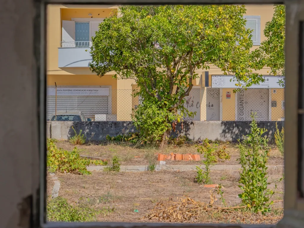 Moradia Isolada com Terreno de 1041 m² – Um Mundo de Possibilidades! - Image 112