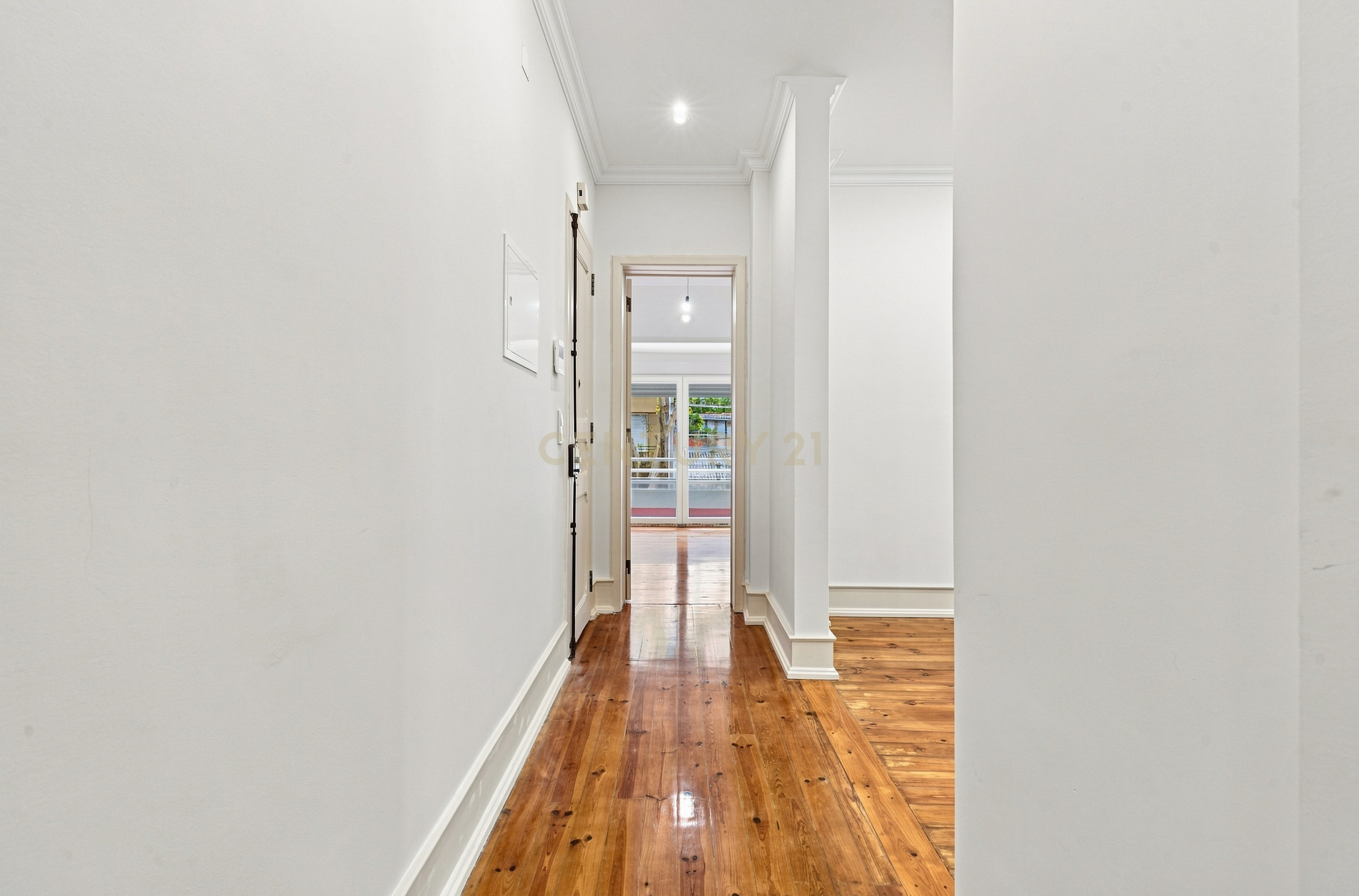 Fotografia 7 de Exclusivo na Penha de França | T3 Totalmente Remodelado com Elevador, Cozinha Equipada e Logradouro Privativo de 41 m²