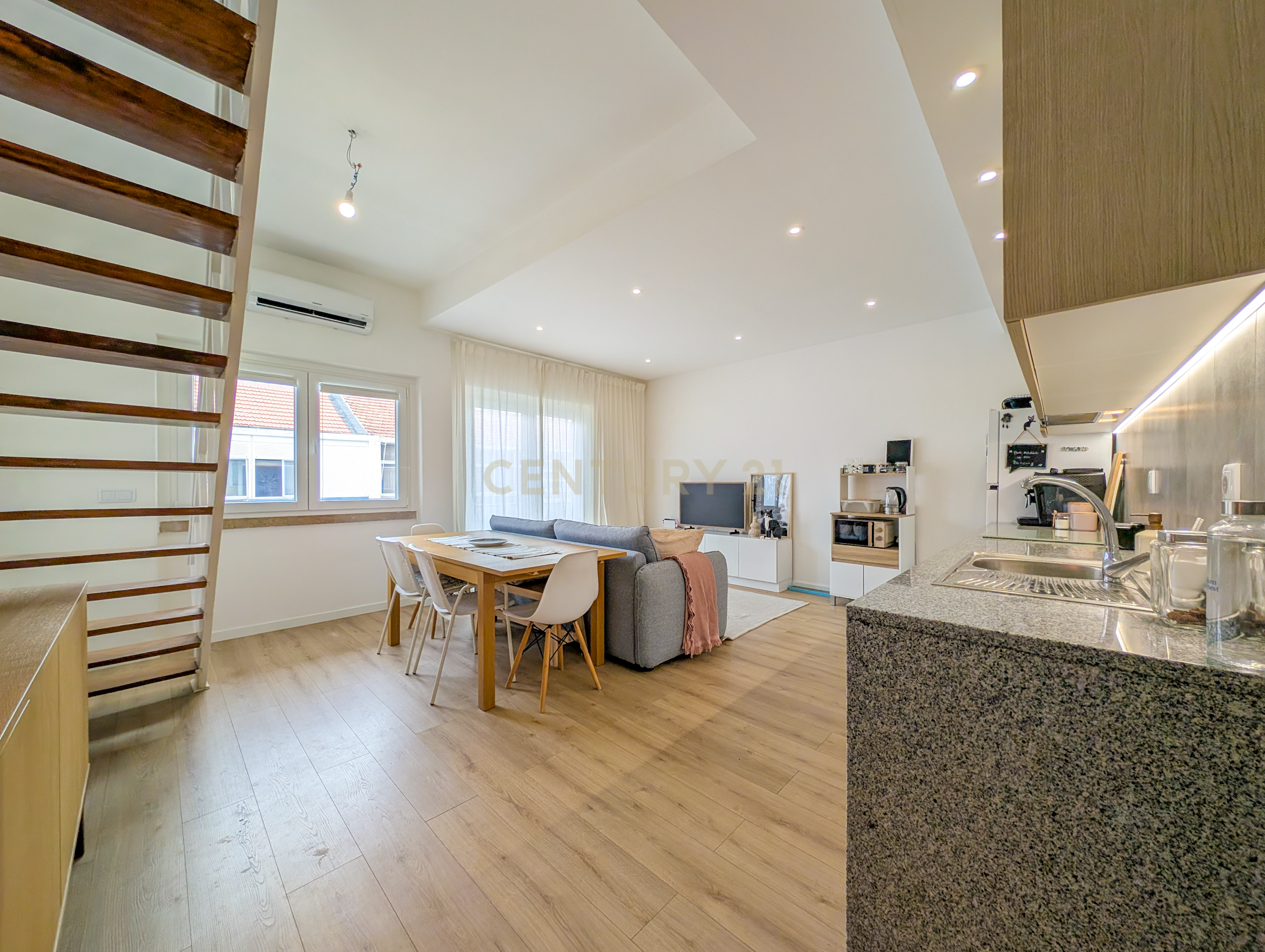 Fotografia 7 de Apartamento de 3+1 assoalhadas totalmente renovado. - 2 Varandas
