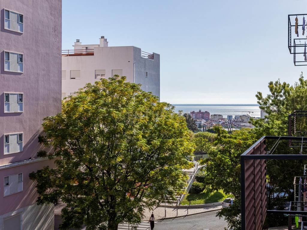 Apartamento T3 em Prior Velho com garagem - Image 6