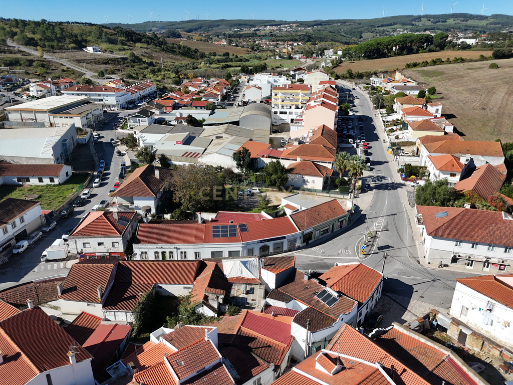 Imóvel comercial no centro da Merceana concelho de Alenquer, composto por dois pisos de 160 m² cada - Image 18