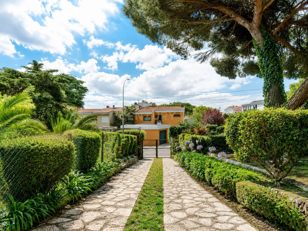 T6+1 em 1066 m2 de tranquilidade, para remodelar ou investir - Image 32