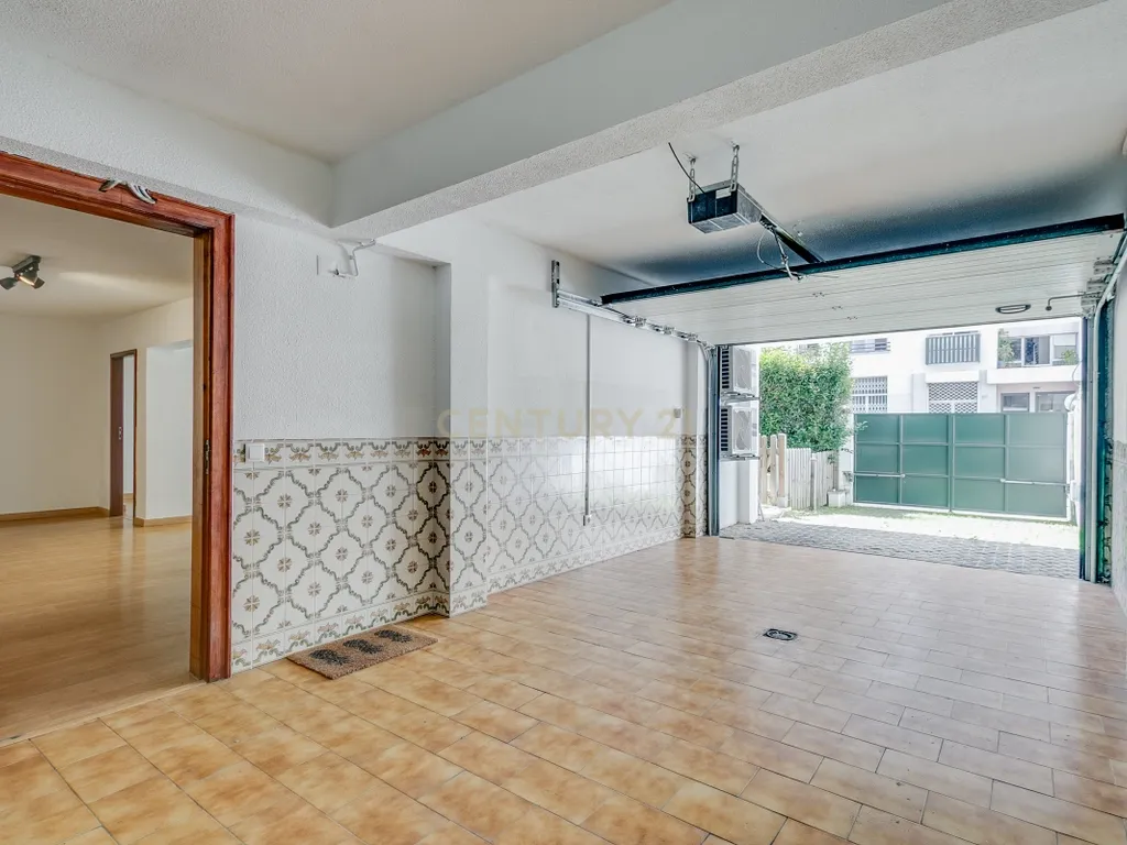 Moradia tradicional com 6 quartos, vista mar e piscina – Jardins da Parede - Image 76