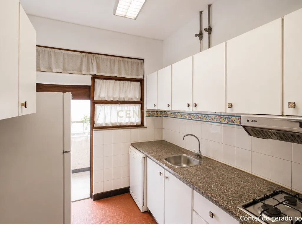 T2+1 com varanda e excelente localização junto à Quinta do Covelo | Paranhos - Image 8