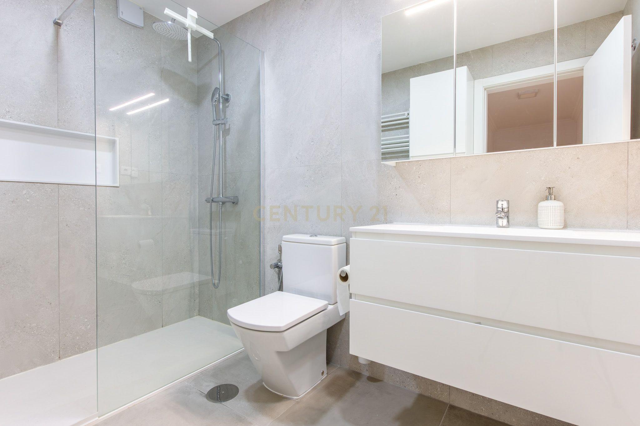 Fotografia 12 de Apartamento T2 Renovado em Azeitão com lugar de parqueamento
