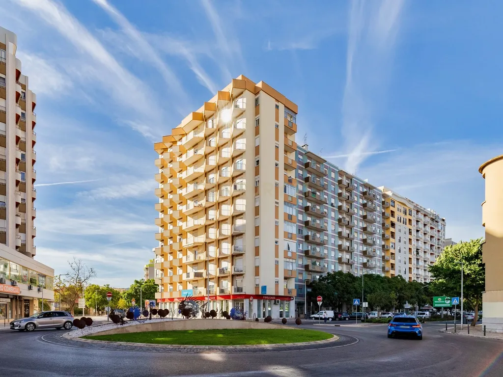 Apartamento T3 Renovado com Vista Panorâmica – Investimento com Rendimento Imediato - Image 23