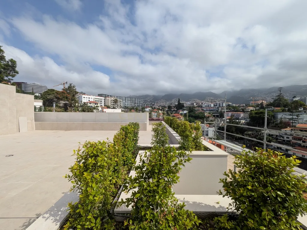 Luxuoso Apartamento T3 em Funchal, Ilha da Madeira - Image 11