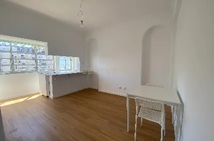 Encantador Apartamento T1 Renovado para Arrendamento de Longa Duração – Amadora, Lisboa - Image 8