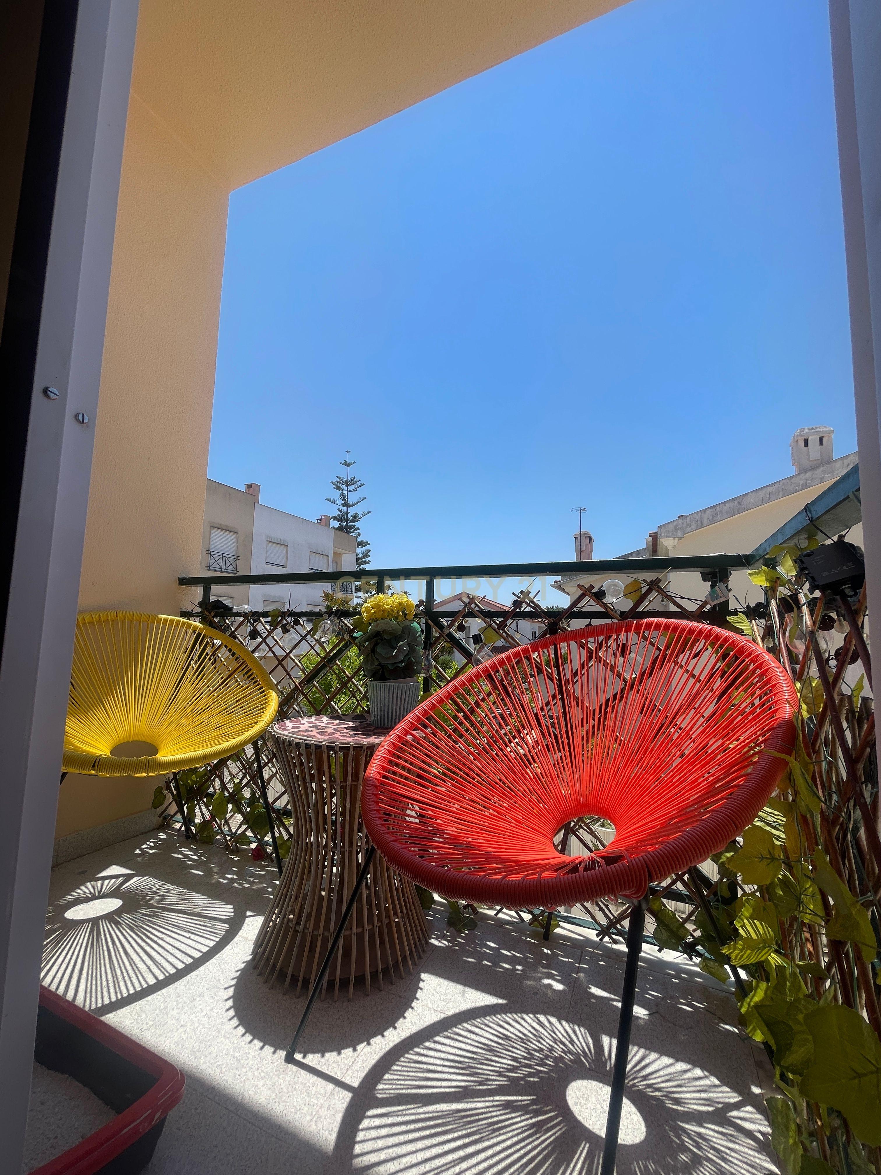Fotografia 5 de Apartamento T2 Mobilado | perto da NOVA FCT | Ideal para Professores e Investigadores.