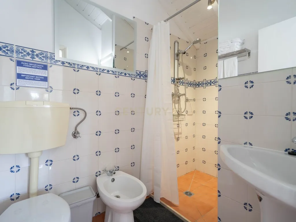 Moradia T7 tradicional em bom estado com varanda coberta, pátio, piscina, terraço coberta, vistas boas e jardim numa localização sossegada perto do centro de Arganil e o rio Alva - Image 33