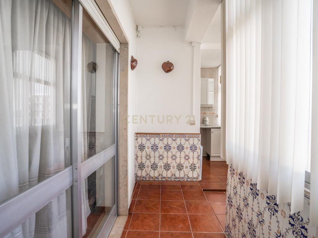 Apartamento T4 localizado no Bairro dos Arneiros, em Caldas da Rainha - Image 18