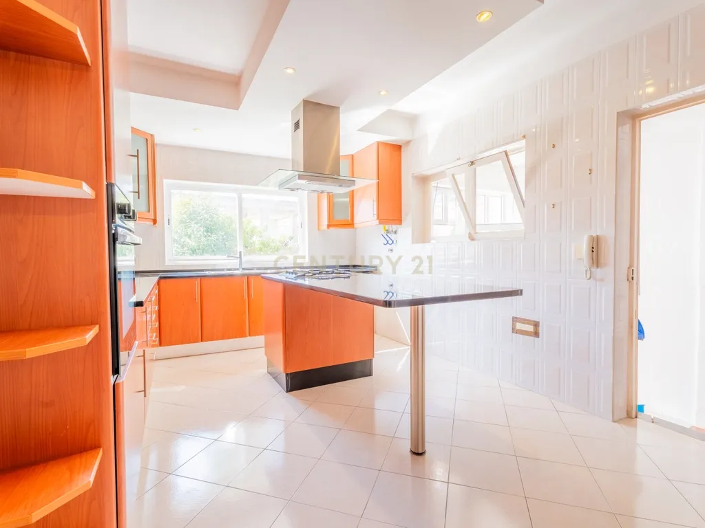 Moradia T4 com jardim no Bairro do Rosário, Cascais - Image 14