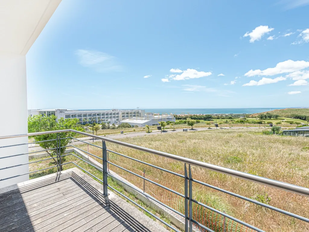 Moradia de Arquitetura Contemporânea na Aldeia dos Capuchos, Vista Mar, Rio e Cidade, com Garagem, Elevador, Piscina e Cobertura com Vista Panorâmica 360º. - Image 14
