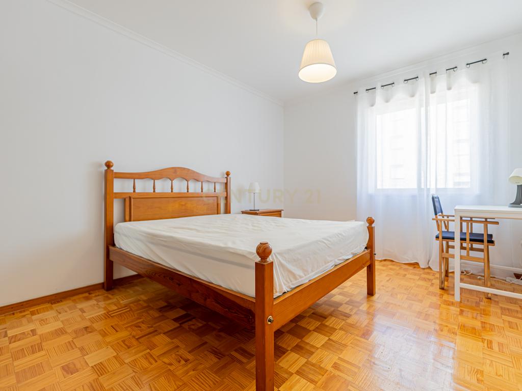 Apartamento T2 Remodelado Monte da Caparica - Image 14