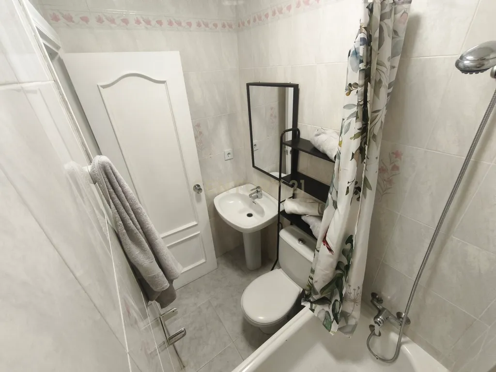 Apartamento Térreo de Esquina com 3 Quartos Totalmente Remodelado em El Boquetillo – Fuengirola - Image 34