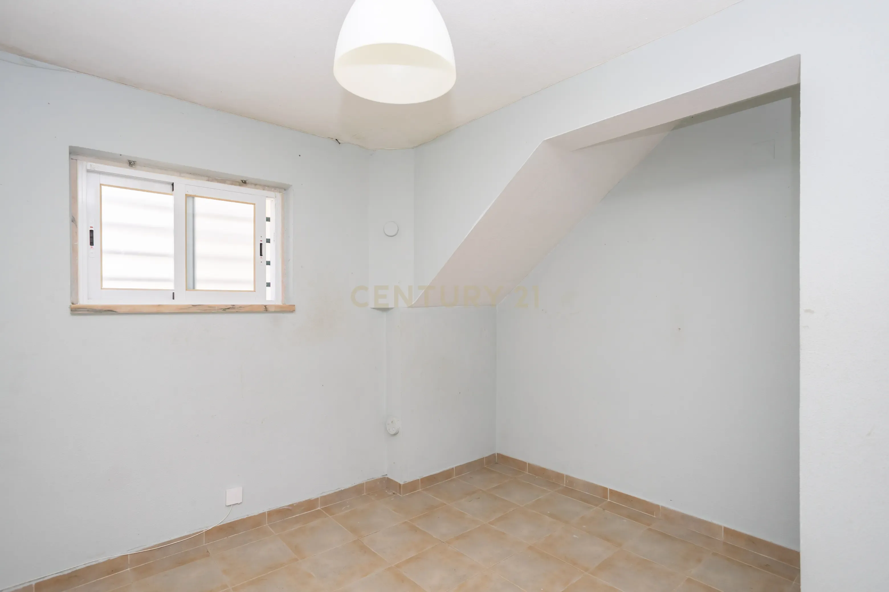  Moradia T3 em Amora - Seixal com Terraço e Garagem  - Image 42