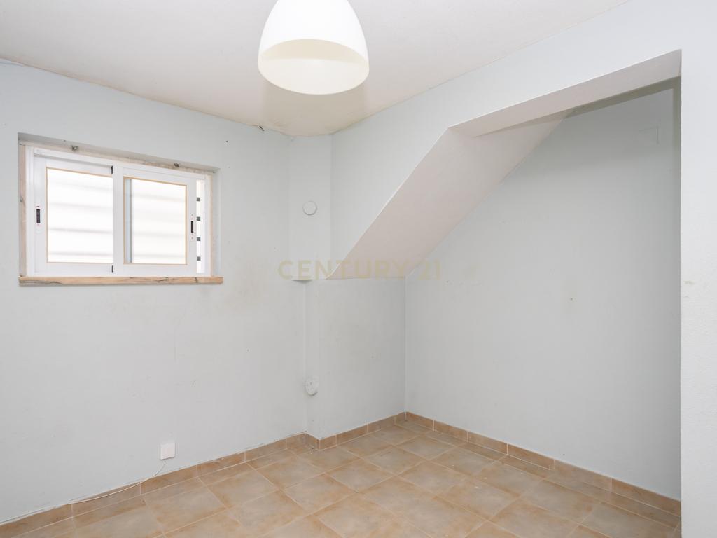  Moradia T3 em Amora - Seixal com Terraço e Garagem  - Image 42