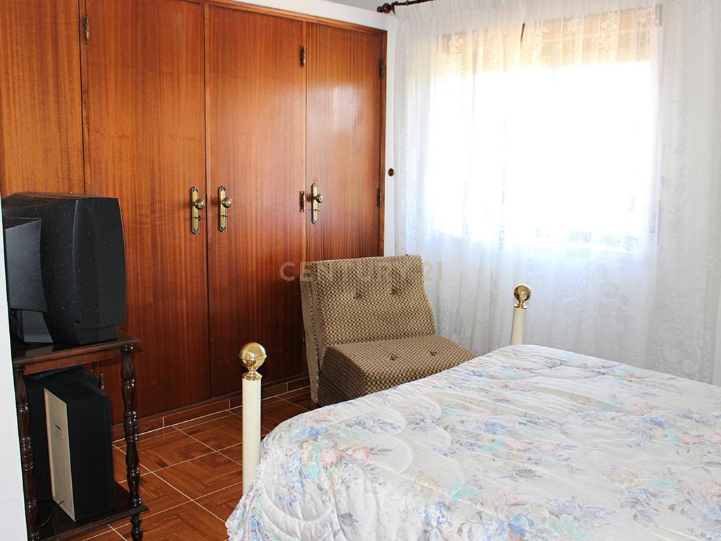 Moradia T6 isolada, terreno de 825m² e vista montanha – Pedrógão Grande - Image 16
