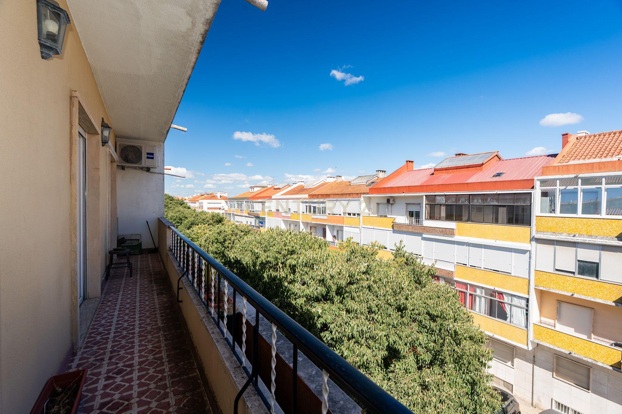 Fotografia 8 de T3 Remodelado | Praceta São Jorge da Mina| Damaia de Cima encostado à Urbanização do Neudel - Amadora
