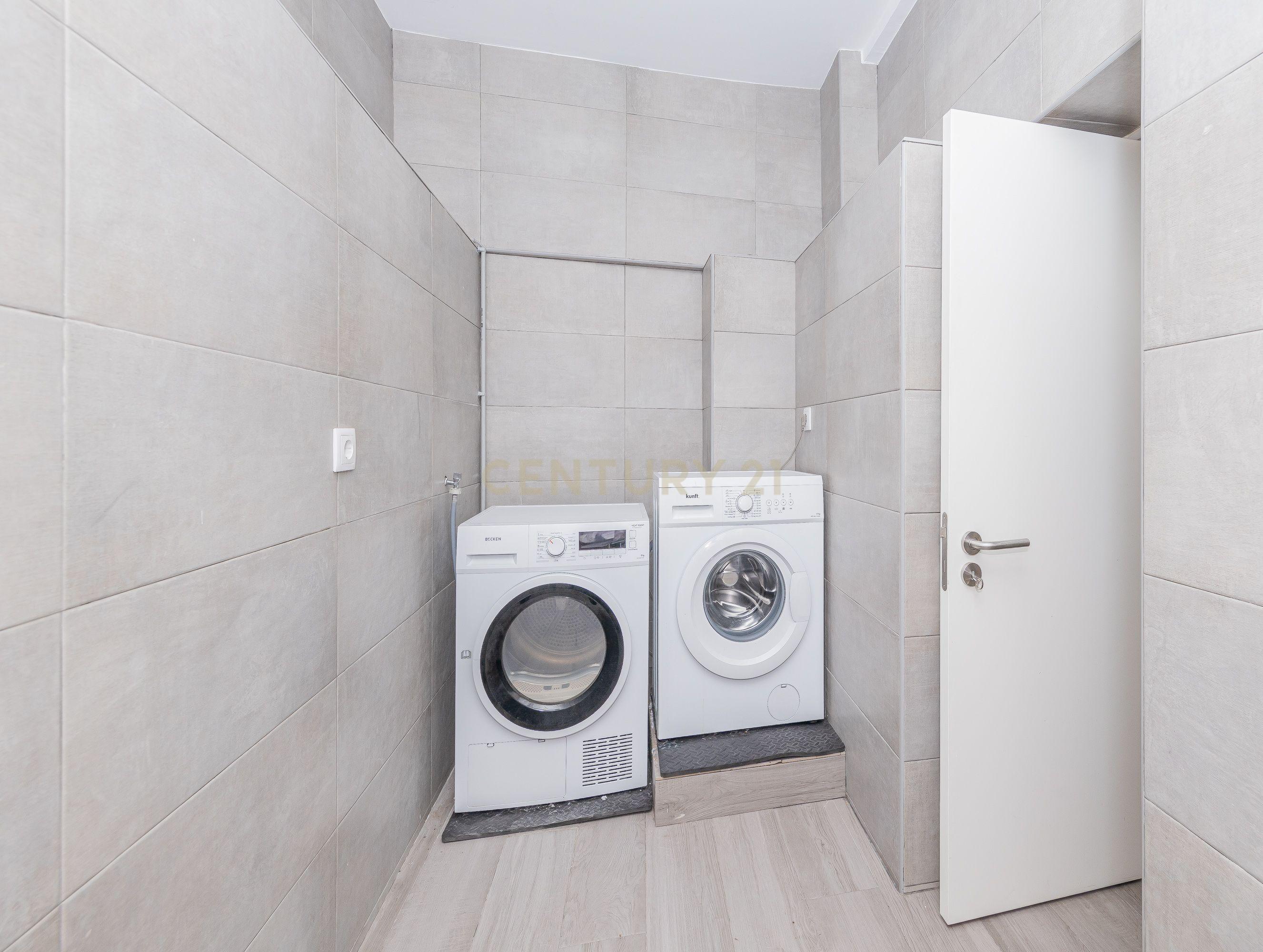 Fotografia 11 de Apartamento T3 em Paço de Arcos – Excelente Localização