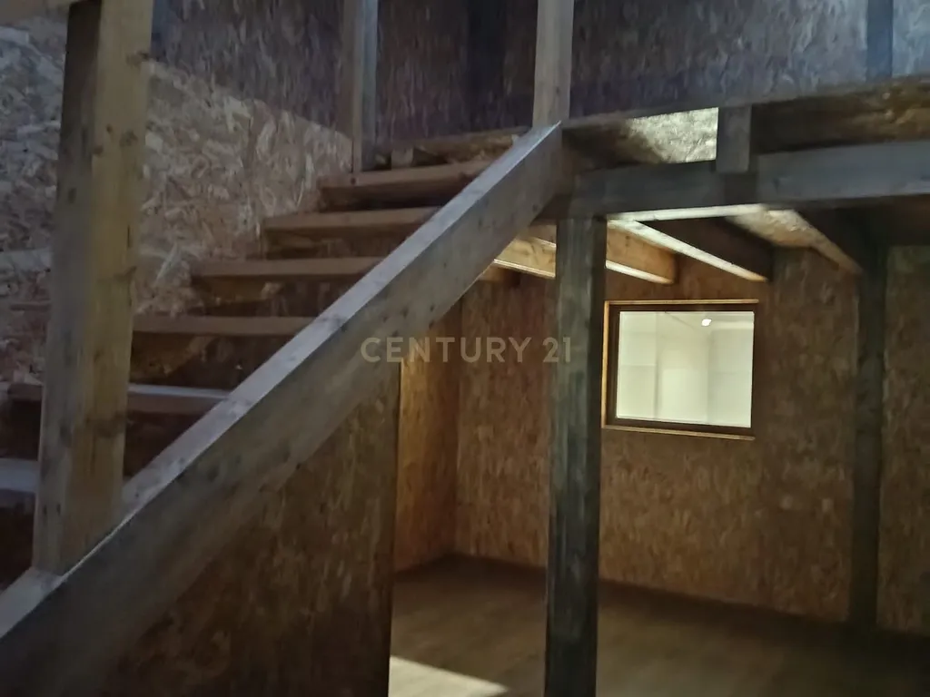 Pavilhão Comercial à Venda no Centro Empresarial de Paredes - Image 7