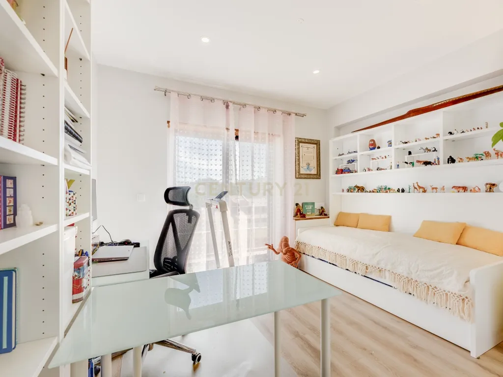 T4 Remodelado no Centro de Alverca - Image 11