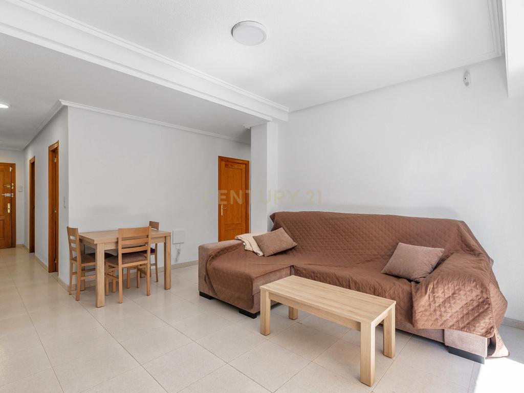 Apartamento com terraço e vista mar a apenas 80 metros da praia de La Mata - Image 11