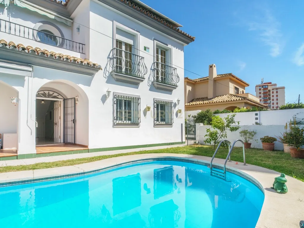 Moradia isolada com piscina privada em Sohail, Fuengirola - Image 37