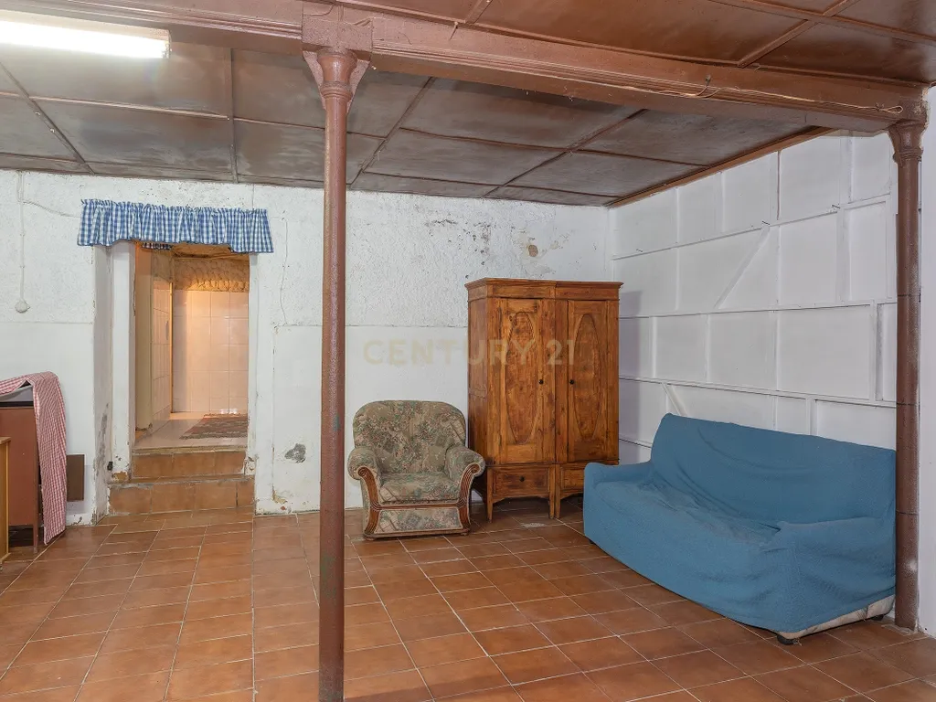 Moradia com Potencial de Investimento | Olhalvo - Alenquer - Image 9