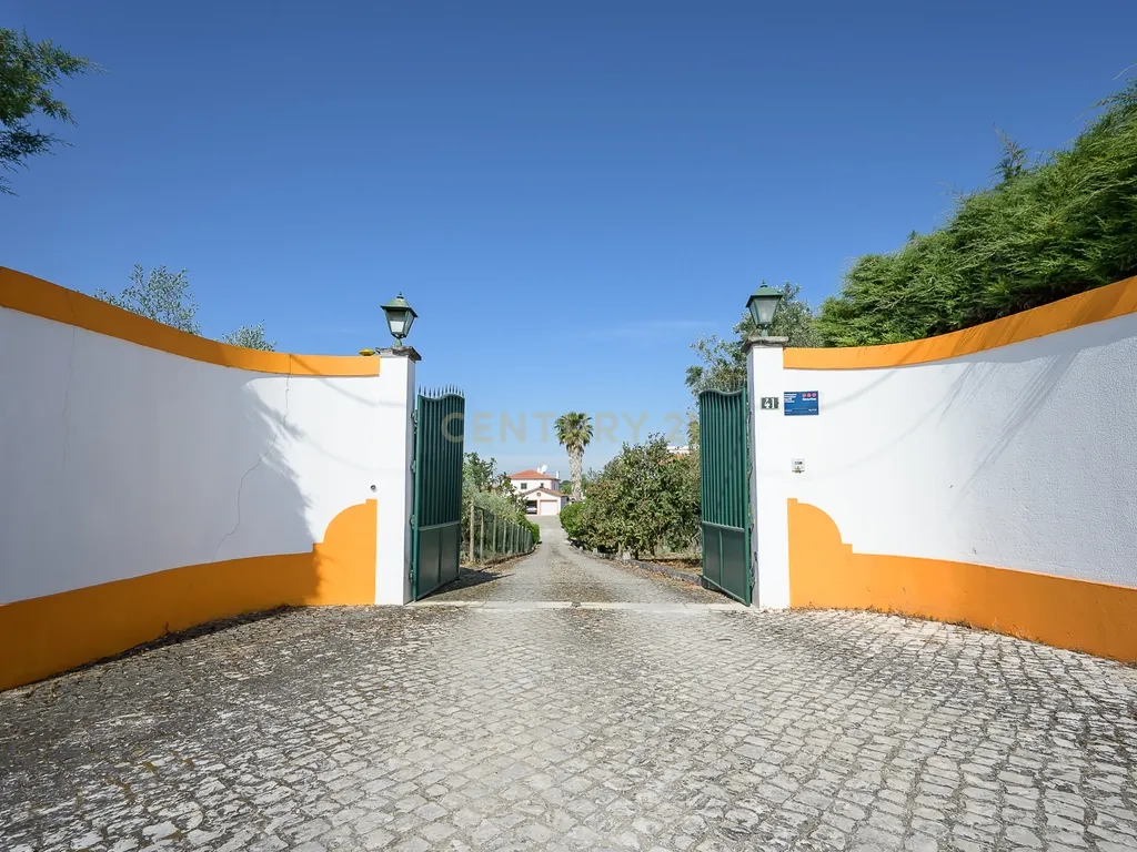 Moradia de sonho com Piscina, 7 Divisões e com Terreno 8461 m2 – Excelente Localização, a 40 minutos de Lisboa ! - Image 49