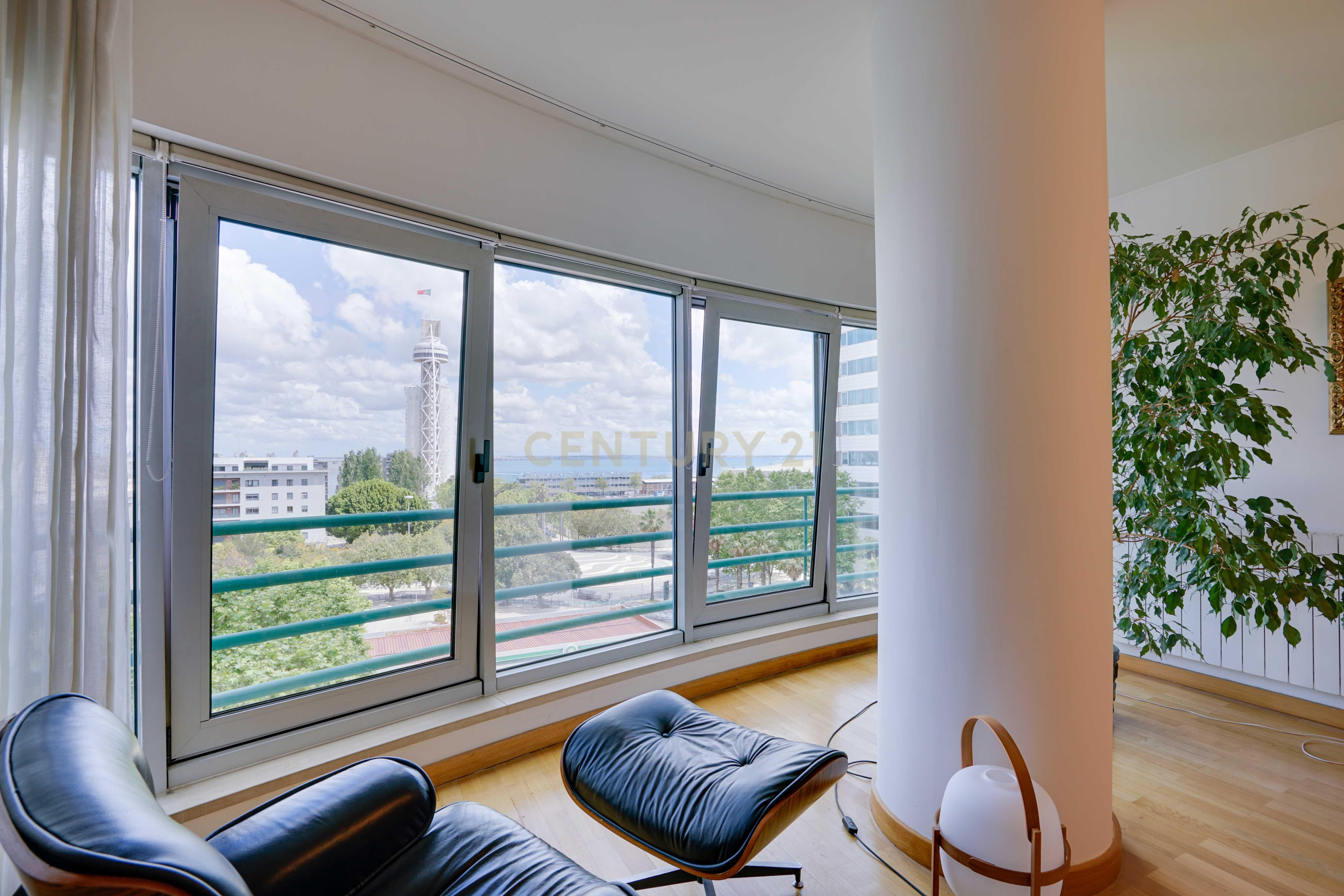 Apartamento T3 com Vista Panorâmica para o rio no Parque das Nações - Image 8