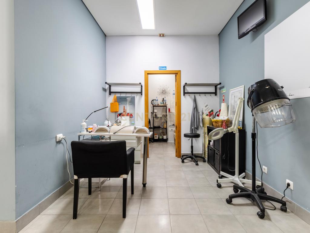 Loja com 90 m² na Quinta do Bom Retiro, Sobreda - Image 18