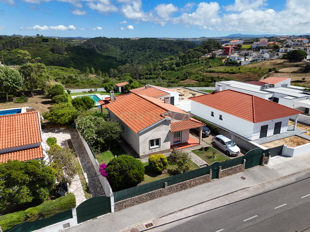 Moradia Isolada com Piscina em Lote de 908 m² | Sala Ampla | Jardim e Vista Desafogada -Mafra - Image 13