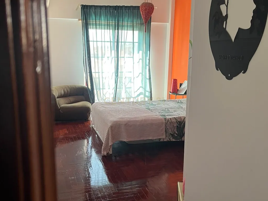 Fantástico Apartamento T3 com Excelente Luminosidade no Chapim, Odivelas - Image 10